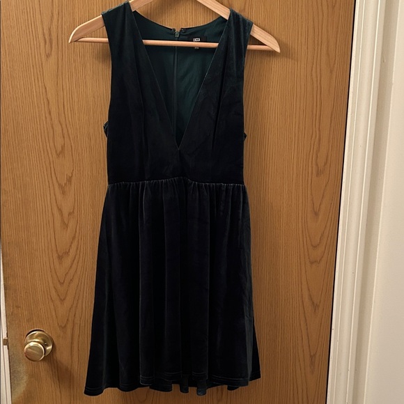 Velvet Deep V Mini Dress Size Small - Picture 3 of 6